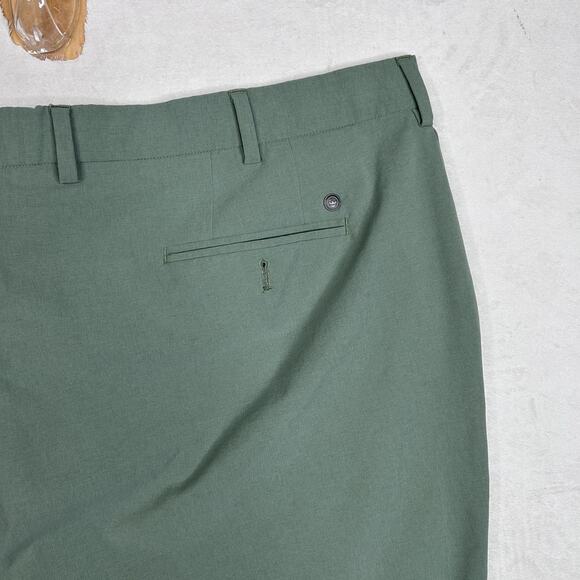 Peter Millar Shorts Mens 44 Green Performance Golf Classic Fit Polyester Modern - Picture 3 of 8